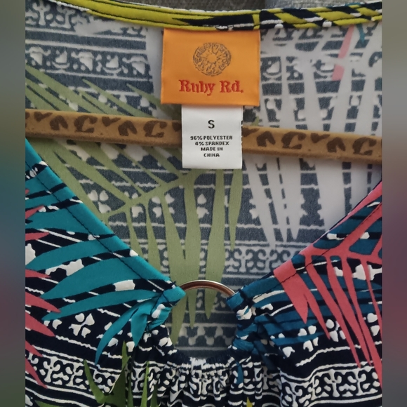 Women’s Ruby Rd. Small Blouse - Picture 3 of 3